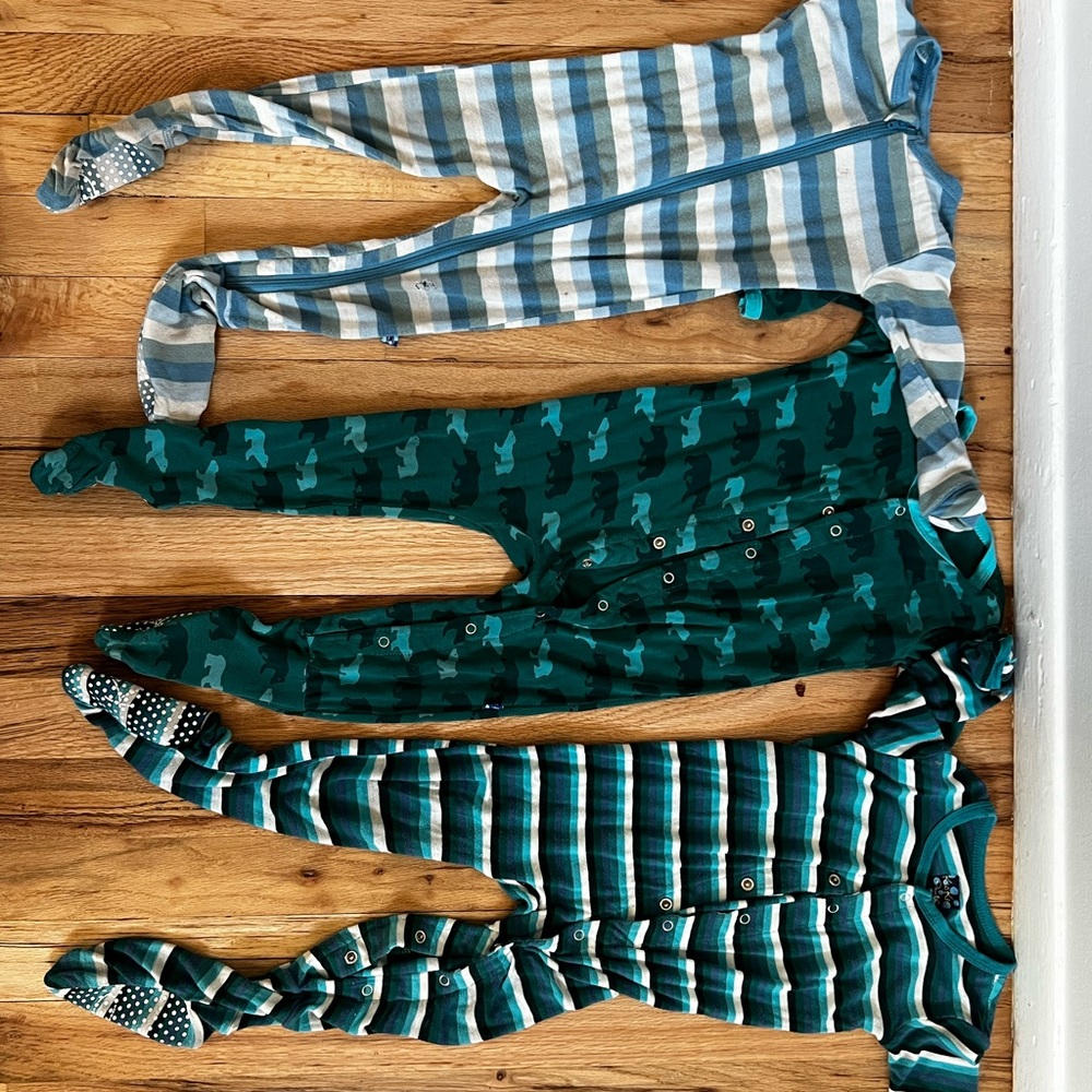Kickee pants sleeper bundle *needs repair - play condition*